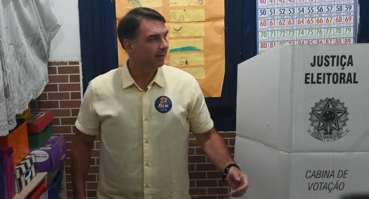 Brezilya’da devlet başkanlığı seçimini kaybeden Bolsonaro ülkeden kaçtı